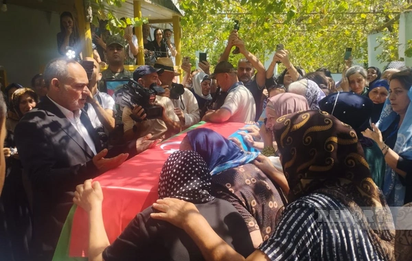 Neftçalada I Qarabağ müharibəsinin itkin-şəhidi Sərdar İsmayılovla vida mərasimi keçirilib