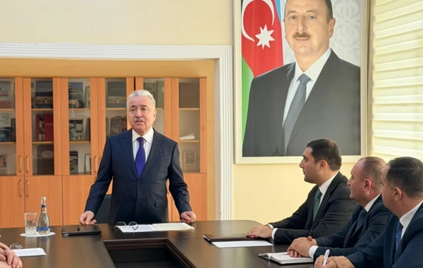 Yardımlı Rayon İcra Hakimiyyətinin başçısı kollektivə təqdim olunub