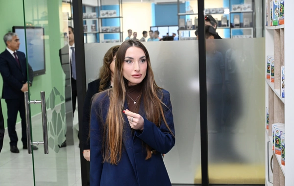 Лейла Алиева и Алена Алиева побывали в центре STEAM и полной средней школе номер 37 в Гяндже