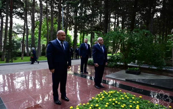Həştərxan vilayətinin vitse-qubernatoru Fəxri xiyabanı ziyarət edib