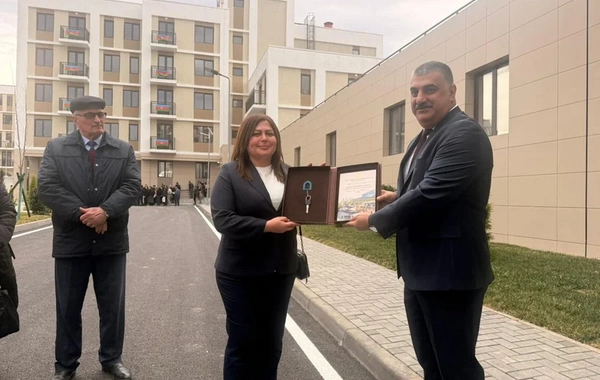 Keys to apartments handed over to families who resettled in Agdam