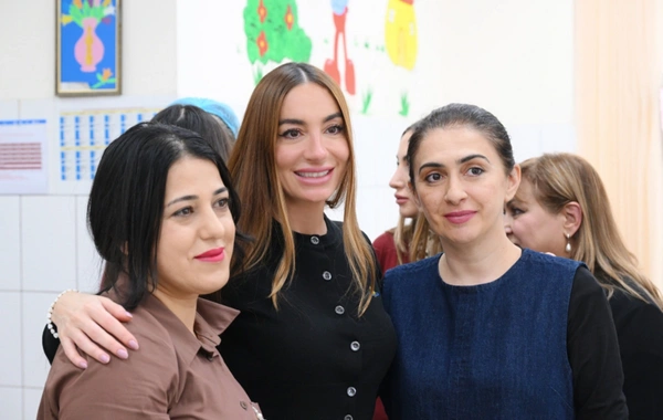 Leyla Əliyeva, Arzu Əliyeva və Alena Əliyeva 5 nömrəli internat tipli xüsusi ümumtəhsil məktəbində olublar