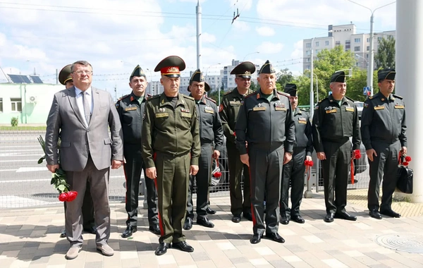 Kərim Vəliyev Belarusda hərbi obyektləri ziyarət edib