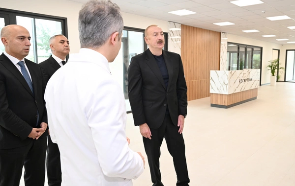 İlham Əliyev Qarabağ Universitetinin Klinikası binasının açılışında iştirak edib