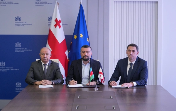 Bakı-Tbilisi-Qars dəmiryol xətti üzrə müqavilələr imzalanıb