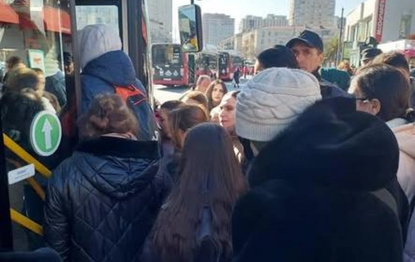 Bakıda avtobuslarda sıxlıq yaranmasının əsas SƏBƏBLƏRİNDƏN BİRİ