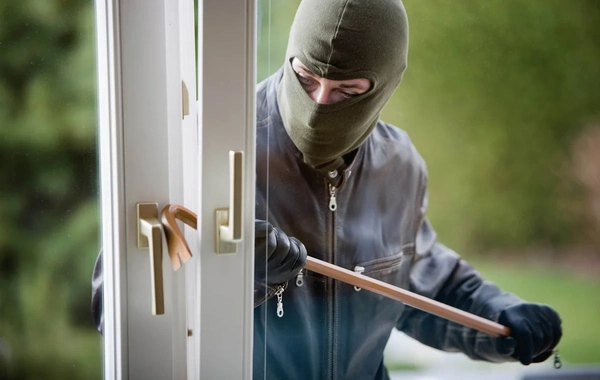 Bakıda marketlərdən oğurluqda şübhəli bilinən 5 nəfər saxlanılıb