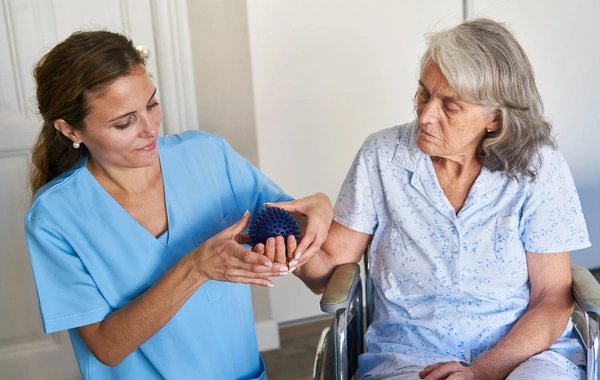 Стало известно, почему женщины сталкиваются с инсультом чаще мужчин