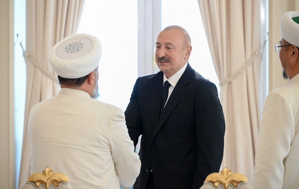 İlham Əliyev Bakıda keçirilən beynəlxalq konfransların iştirakçılarını qəbul edib