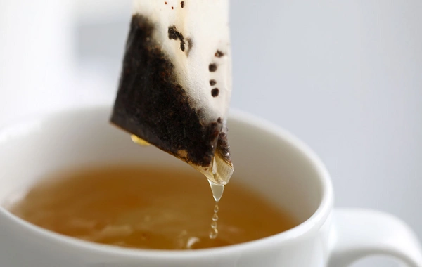 Scientists have discovered: tea bags release billions of toxic particles into water