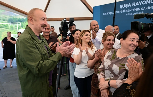 Президент ознакомился с работами, проведенными в селе Кичик Галадереси, и встретился с его жителями