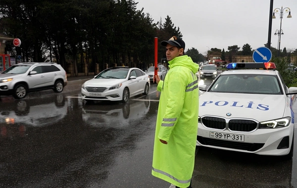 Polis yağışlı hava ilə əlaqədar gücləndirilmiş iş rejiminə keçib