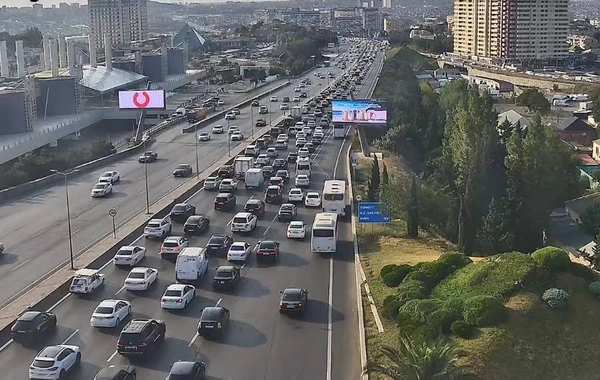 Paytaxtın hansı küçələrində sıxlıq müşahidə olunur?