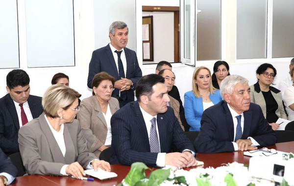 AHİK sədri qurumun Əmək və Sоsial Münasibətlər Akademiyasında tədrisin vəziyyəti ilə maraqlanıb