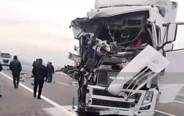 Bakı-Qazax yolunda yük avtomobilləri toqquşub - Xəsarət alanlar var