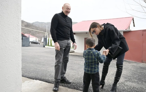 İlham Əliyevin Xanoba sakinləri ilə görüşündən görüntülər