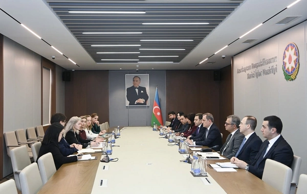 Ceyhun Bayramov ABŞ dövlət katibinin siyasi məsələlər üzrə müavini ilə görüşüb