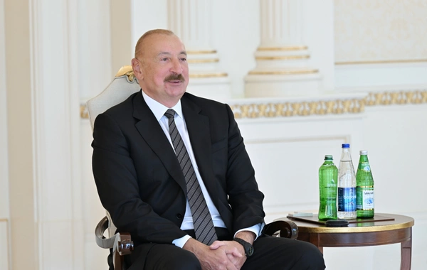 Prezident İlham Əliyev Böyük Britaniyanın Azərbaycanda yeni təyin olunmuş səfirinin etimadnaməsini qəbul edib