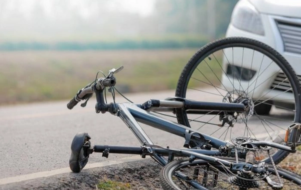 38 yaşlı kişi velosipeddən yıxılıb ÖLDÜ