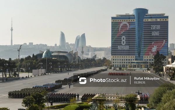 Bakıdakı hərbi paraddan maraqlı FOTOLAR