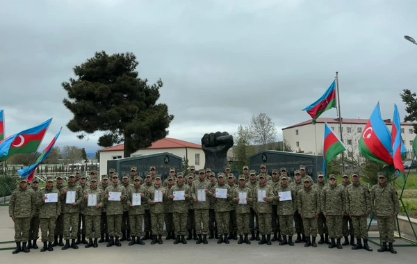 Hərbi xidməti başa vuran sərhədçi əsgərlər evlərinə yola salınıb