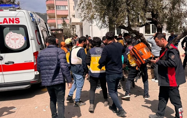 Türkiyənin daha bir məktəbində silahlı insident - 4 nəfər ölüb, 20 nəfər yaralanıb