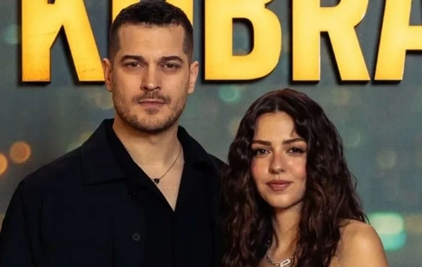 Çağatay Ulusoy və Aslıhan Malbora münasibətlərini rəsmən elan etdilər
