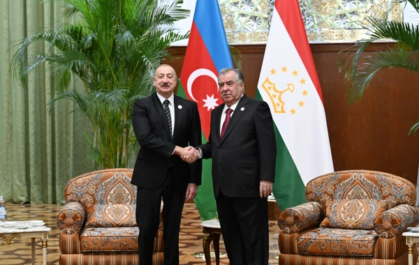 В Душанбе состоялась встреча Ильхама Алиева с Эмомали Рахмоном в формате один на один