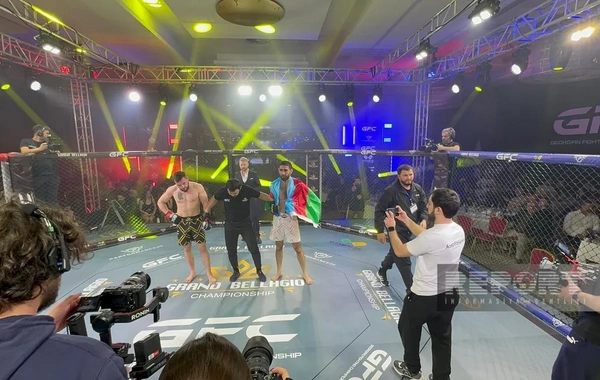 Beynəlxalq döyüş gecəsində azərbaycanlı idmançılar uğurla çıxış edir