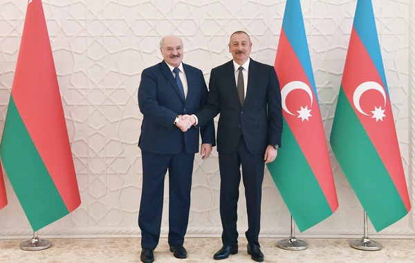 İlham Əliyev Lukaşenkonu Belarusun Müstəqillik Günü münasibətilə təbrik edib