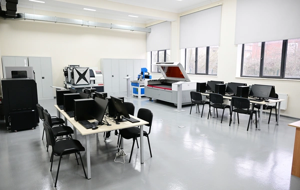 İlham Əliyev Lənkəran Dövlət Peşə Təhsil Mərkəzinin açılışında iştirak edib