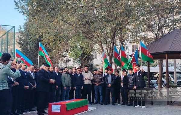 Birinci Qarabağ müharibəsinin itkin-şəhidi Mübariz Şahmurov dəfn olunub Birinci Qarabağ müharibəsinin itkin-şəhidi Mübariz Şahmurov dəfn olunub