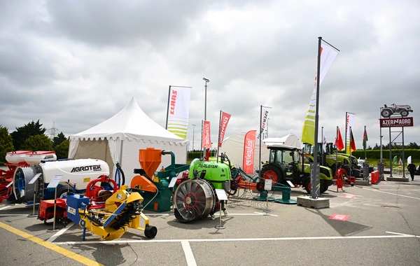 İlham Əliyev 19-cu "Caspian Agro Week" və 31-ci "InterFood Azerbaijan" sərgiləri ilə tanış olub