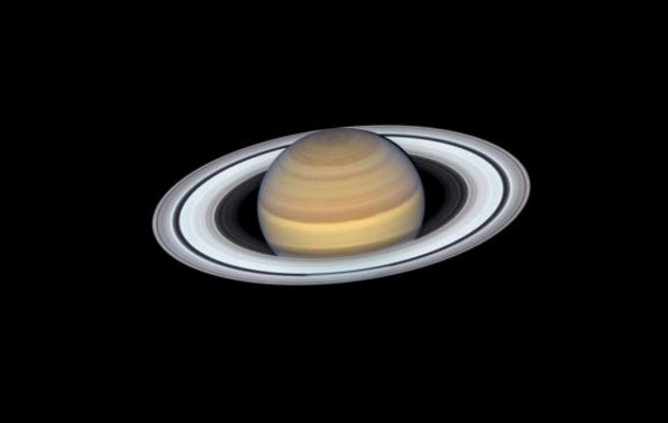 Saturnun cənub qütbündə nəhəng 10 tərəfli atmosfer dalğası aşkarlanıb