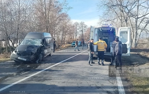 Oğuzda yük və minik avtomobilləri toqquşub, xəsarət alanlar var