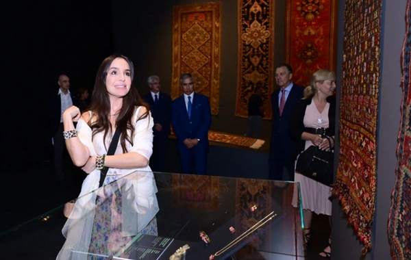 Leyla Əliyeva Budapeştdə "Azərbaycan xalçaları – ənənədən müasir incəsənətə" sərgisinin təqdimatında iştirak edib