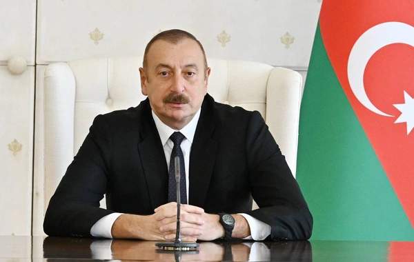 Ильхам Алиев обратился к участникам проходящего в Баку заседания