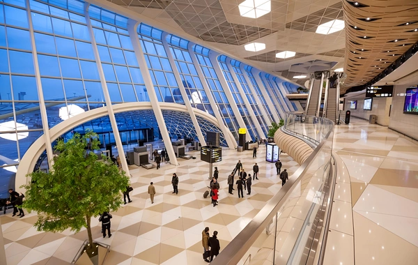 Bakı aeroportunda əcnəbi kişi saxlanıldı
