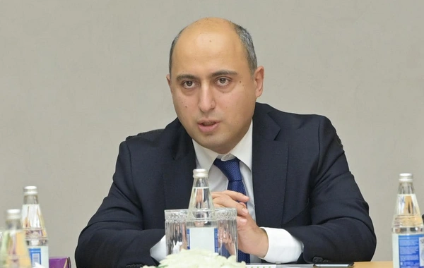Nazir direktorlara müəllim-şagird-valideyn münasibətlərinin daha səmərəli qurulması üzrə tövsiyələr verib