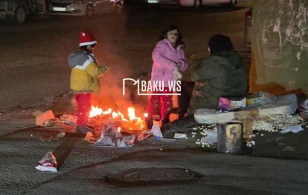 Bakıda qadın azyaşlı qızlarla küçədə gecələyir