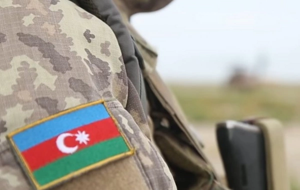 Qadınlar üçün müddətdən artıq həqiqi hərbi xidmət 3 ildən 6 ayadək azaldılacaq