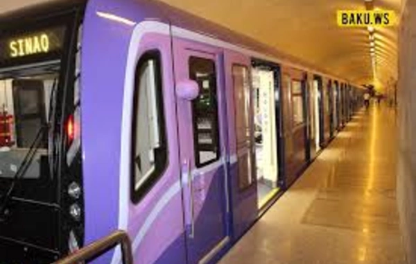 В бакинском метро начали использовать поезд нового поколения