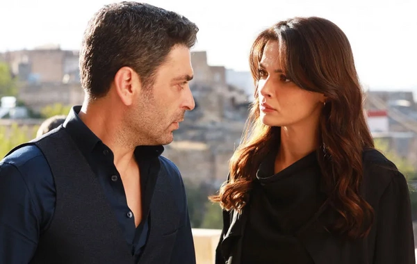 Məşhur aktyor Uzak Şehiri tərk edir