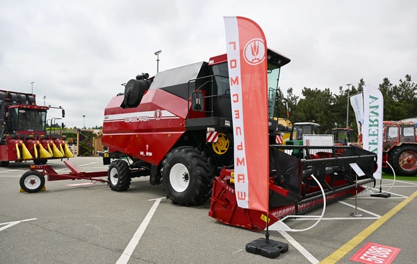 İlham Əliyev 19-cu "Caspian Agro Week" və 31-ci "InterFood Azerbaijan" sərgiləri ilə tanış olub