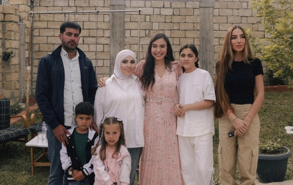 Leyla Əliyeva və Arzu Əliyeva Xızıda "Gənc arıçı" layihəsinin iştirakçısı ilə görüşüb