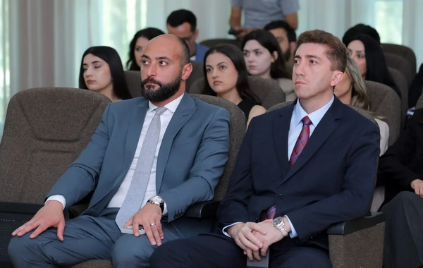 Gənc media nümayəndələri SOCAR-ın yaşıl enerji planı ilə tanış oldular