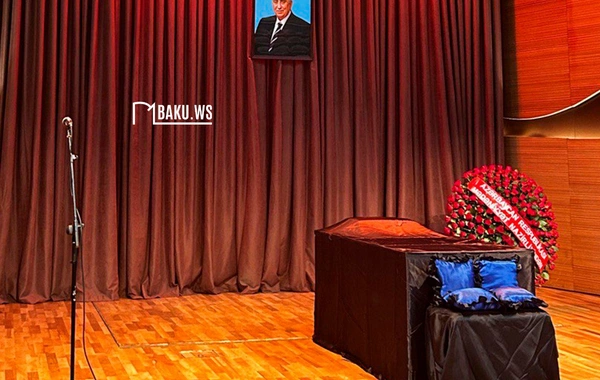 Xalq artisti Arif Babayevlə vida mərasimi başa çatıb