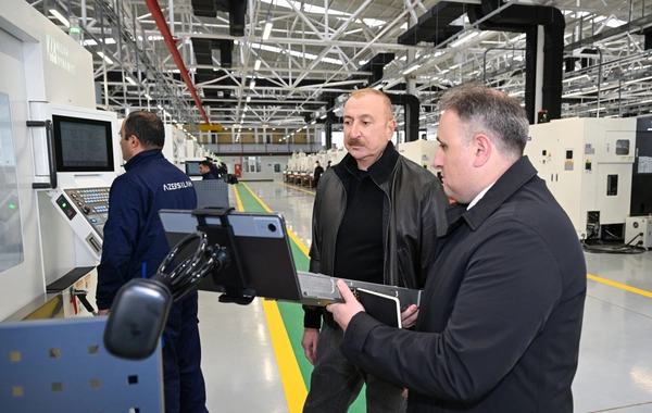 İlham Əliyev Tərtər elektromexanika zavodunun yenidənqurmadan sonra açılışında iştirak edib