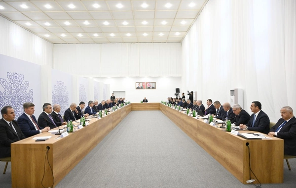 Самир Нуриев провел заседание в Ходжавенде