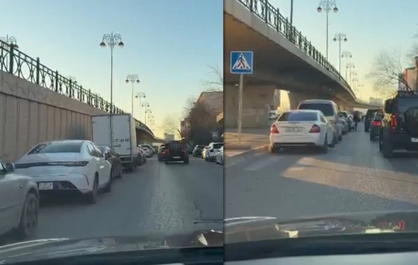 Körpünün sağında yerləşən qanunsuz parkinq sürücüləri təngə gətirdi